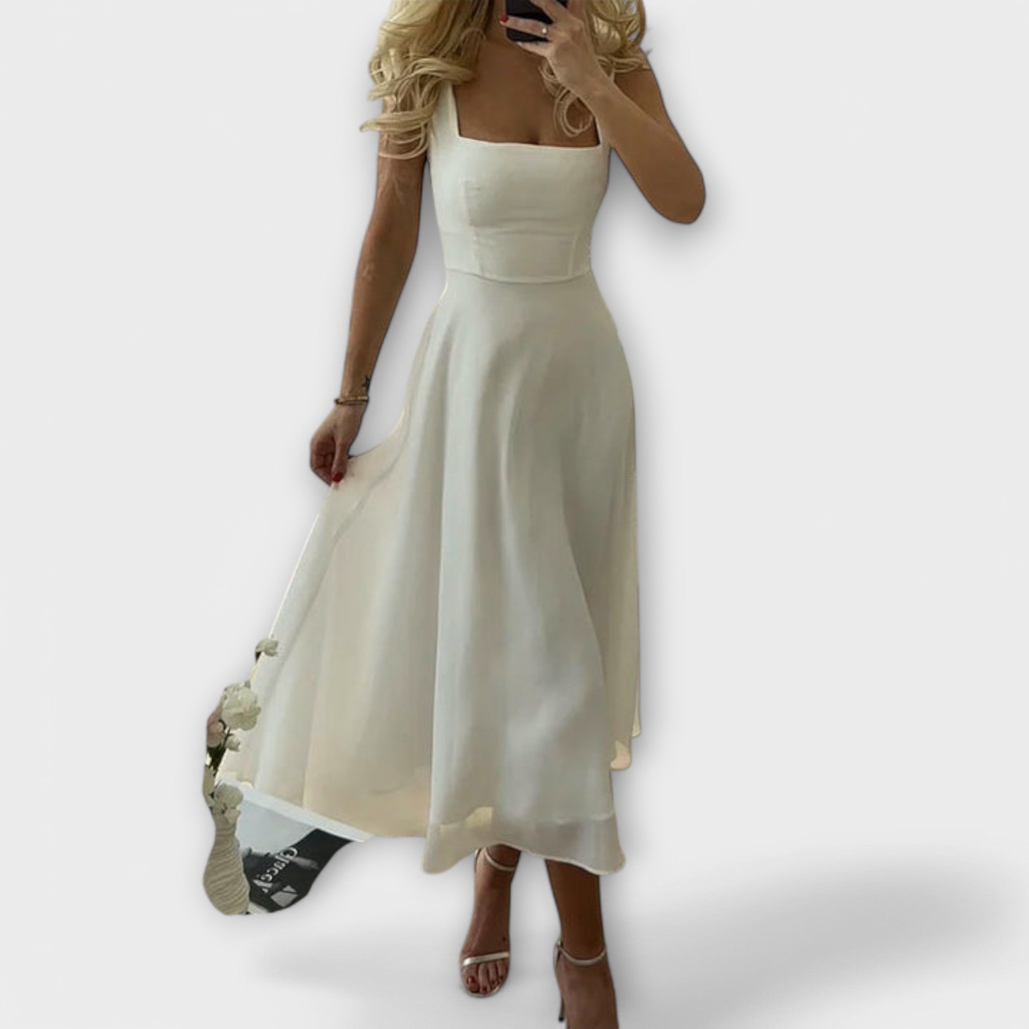 Elegant sleeveless dress
